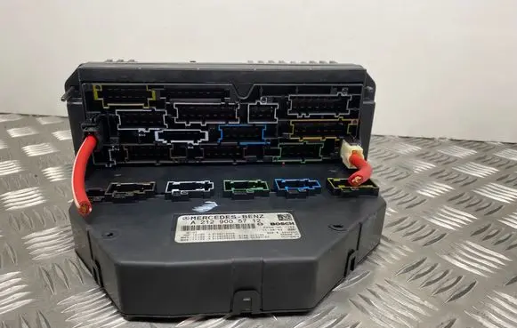 Mercedes-Benz C W204 Fuse module A2129005712