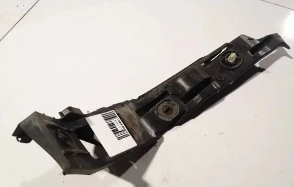 Volkswagen Golf V Front bumper mounting bracket