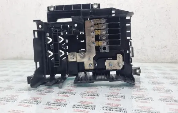 Volkswagen Touareg I Fuse module 7L0937548C