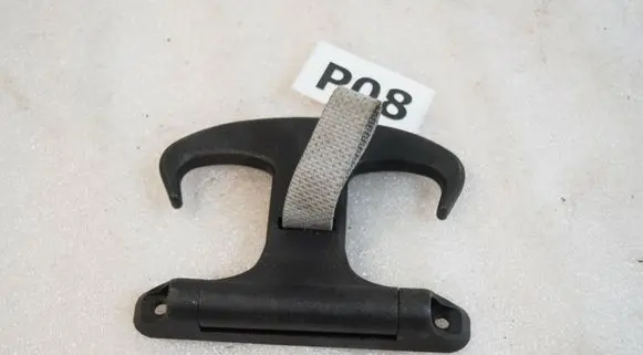 Mercedes-Benz S W221 Tie down hook / loop A2218140001