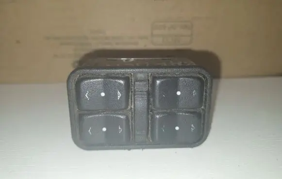 Opel Zafira A Electric window control switch 13363401 90561086