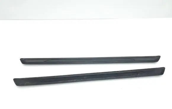 Front sill trim cover