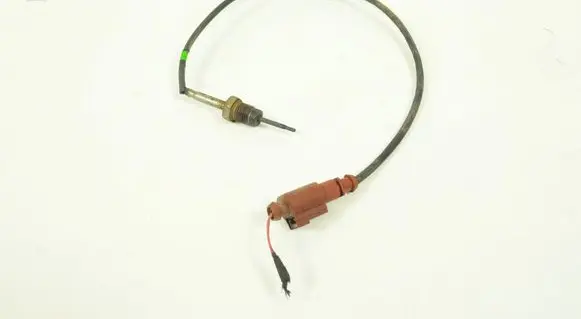 Volkswagen PASSAT B7 Oil temperature sensor AG03L906088
