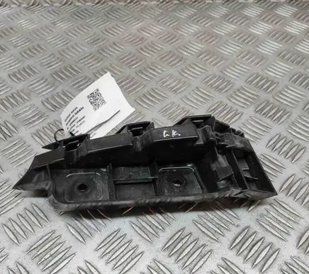 Rear bumper mounting bracket