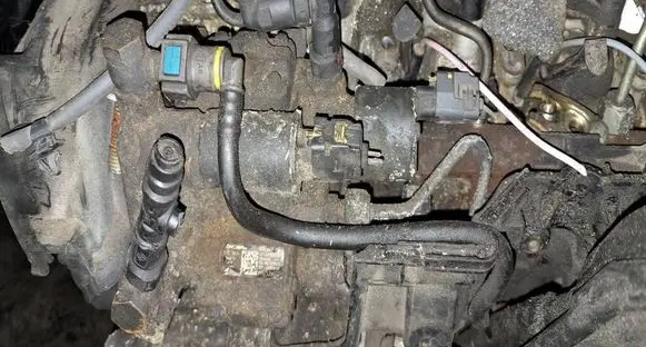 Renault Scenic III - Grand scenic III Fuel injection high pressure pump 8200704210 A2C53252602