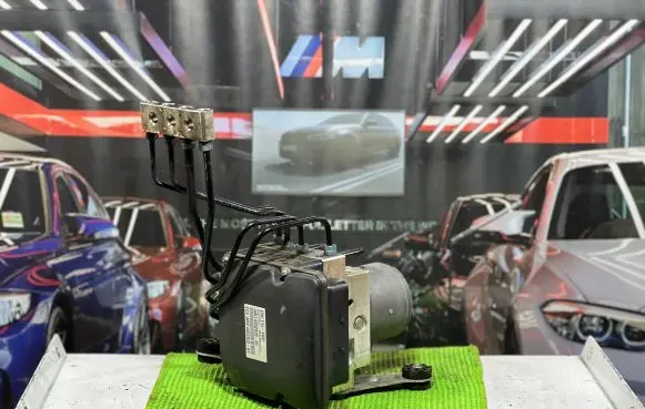 BMW 5 F10 F11 ABS Pump 6785442