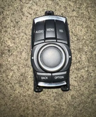 Head unit multimedia control