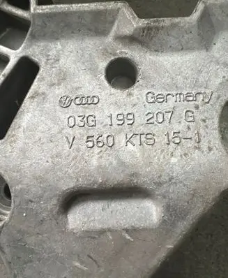 Volkswagen PASSAT B6 Engine mounting bracket 03G199207G V560KTS151