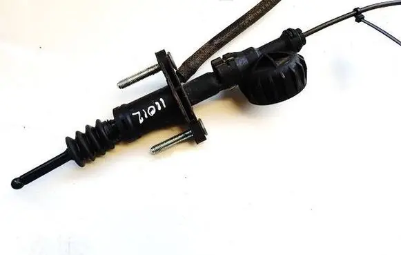 Opel Vectra C Clutch master cylinder 24412670