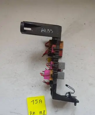 Audi A4 S4 B5 8D Other relay 24728392