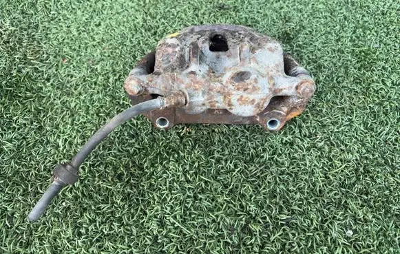 Front brake caliper