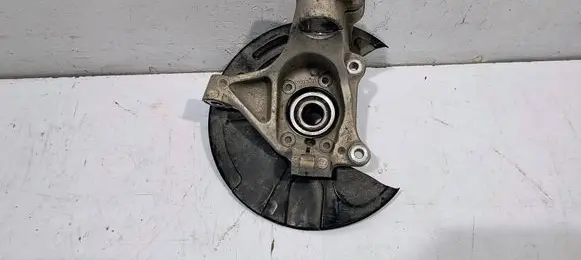 Volvo XC40 Front wheel hub spindle knuckle 32246335