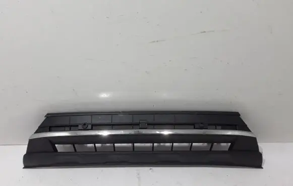Front bumper lip