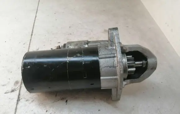 Iveco Daily 35.8 - 9 Starter motor 69502571 0001109306
