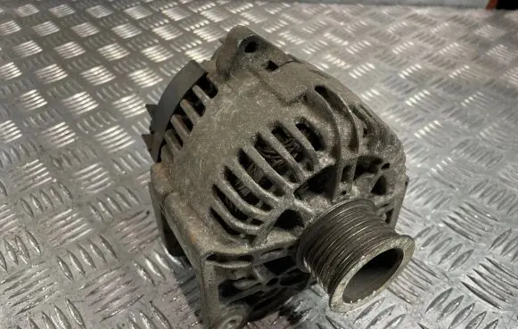 Renault Megane II Generator/alternator 8200667610 2543563A TG11C065