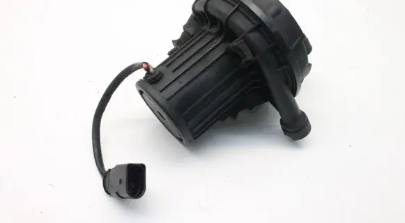 Audi A4 S4 B7 8E 8H Secondary air pump 079906601A