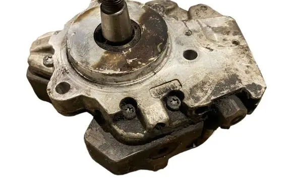 BMW 5 E60 E61 Fuel injection high pressure pump 7798333