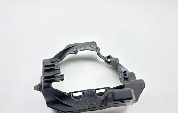 Lexus CT 200H Fog light bracket 5212676030