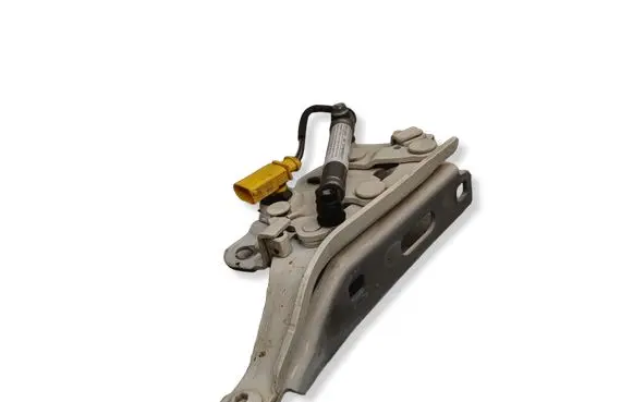 Audi A3 S3 8V Engine bonnet/hood hinges 8V0823302