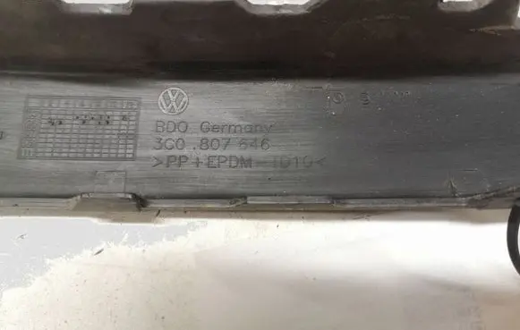 Volkswagen PASSAT B6 Front bumper splitter molding 3C0807646