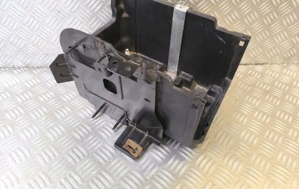 Battery box tray