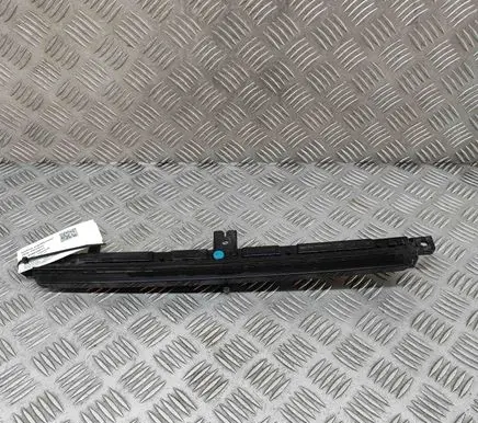 BMW iX Third/center stoplight 7953889
