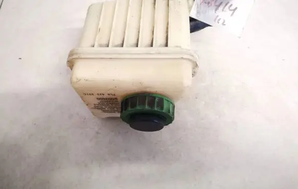 Brake fluid reservoir