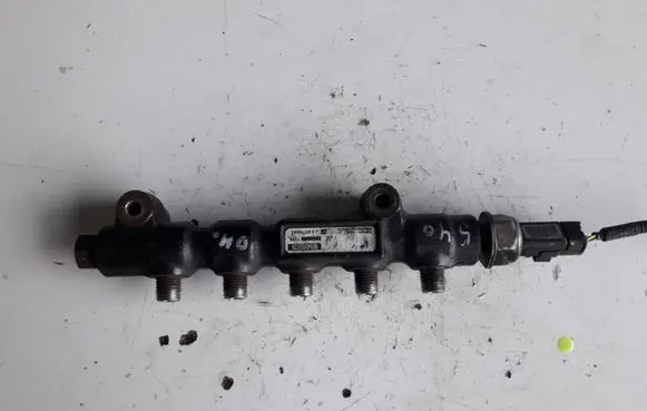 Volvo V50 Fuel distributor 9654592680