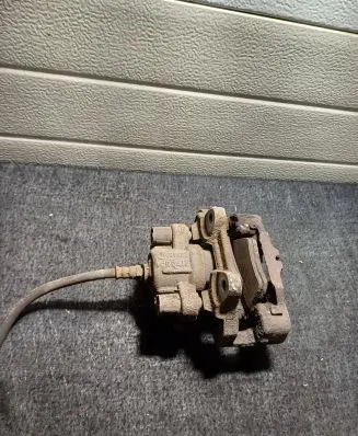 Porsche Macan (95B) Rear brake caliper W09082