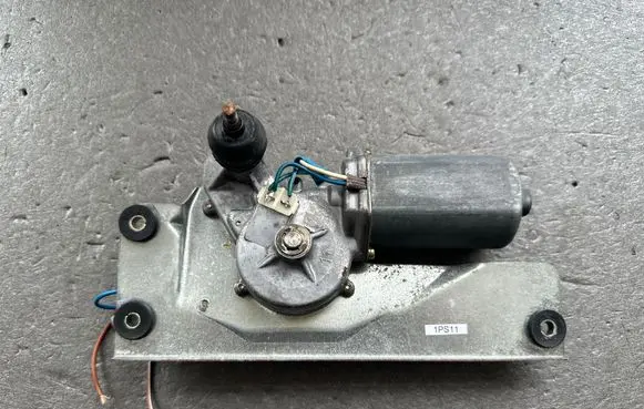 Mitsubishi Pajero Rear window wiper motor MB510383