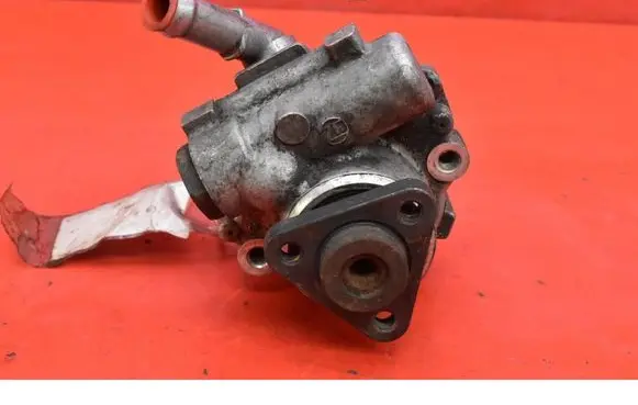 BMW 1 E81 E87 Power steering pump 7692974546