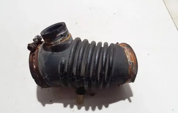 Mazda 5 Air intake hose/pipe 