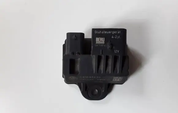 Glow plug pre-heat relay