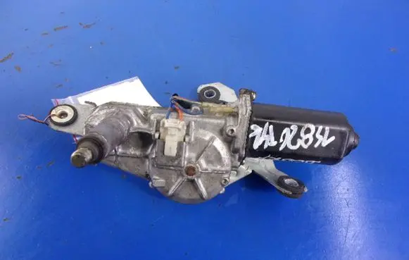 Nissan Almera Rear window wiper motor