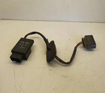 Volkswagen PASSAT B6 Fuel injection pump control unit/module 1K0906093E 07120305