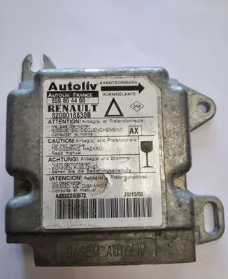 Renault Laguna I Airbag control unit/module 550804400 8200018830B A282CE03972
