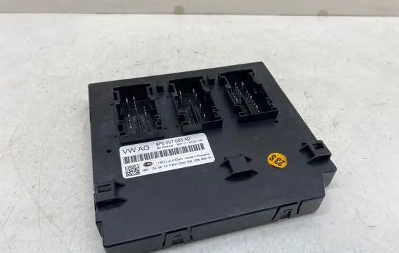 Audi TT TTS Mk2 Comfort/convenience module 8P0907063AD