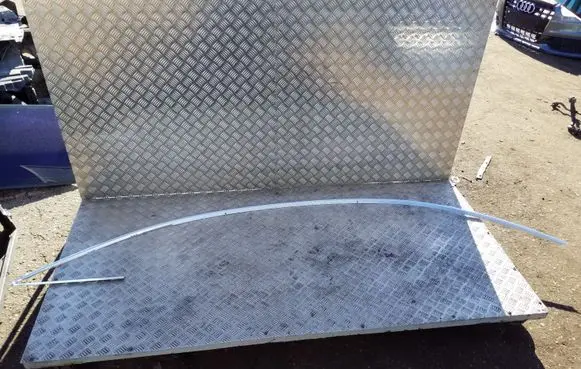 Roof trim bar molding cover