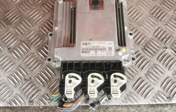Land Rover Freelander 2 - LR2 Engine control unit/module 6G9112A650AD