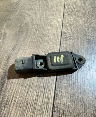 Mercedes-Benz E W211 Airbag deployment crash/impact sensor 0028201326 1684015