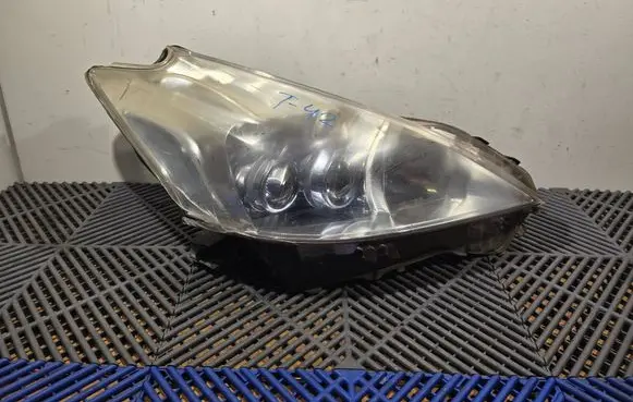 Toyota Prius+ (ZVW40) Headlight/headlamp