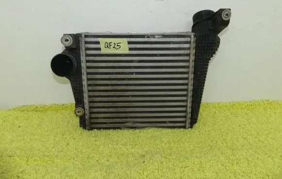 Porsche Macan (95B) Intercooler radiator 95B145804E
