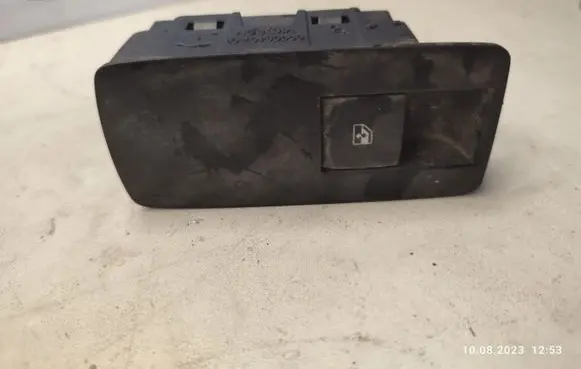 Opel Insignia A Electric window control switch 13222231
