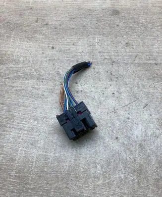 Volkswagen PASSAT B5 Plug wire 8A0972986