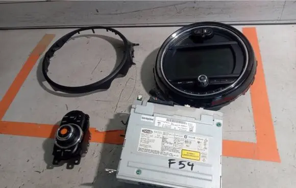 Mini Clubman F54 Radio/CD/DVD/GPS head unit 6822077