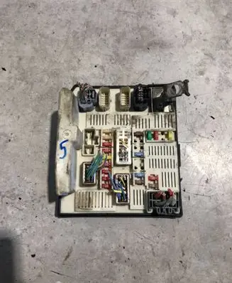 Renault Megane II Fuse module 8200481866J 5191580A8 8711227428
