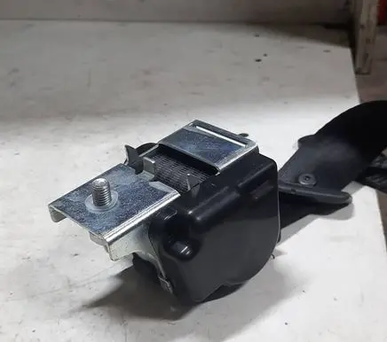 Alfa Romeo 159 Rear seatbelt 1004565