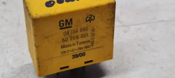 Opel Astra G Hazard warning light relay 09134880 50206001