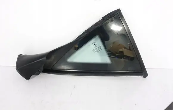 Peugeot 407 Front triangle window/glass 82746800
