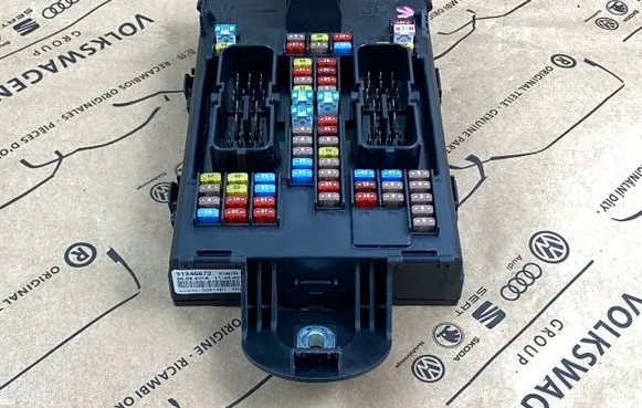 Volvo XC90 Fuse module 31346672